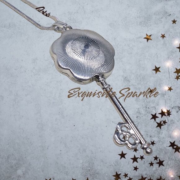 - 🗝️Sparkly Floral Key Pendant Sweater Chain🗝️ - Picture 7 of 17